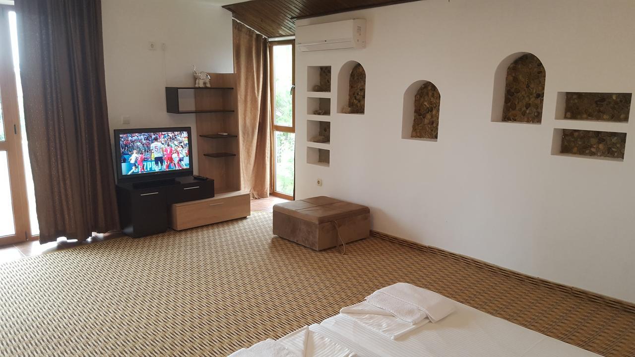 Guest House Trakia Primorsko Ngoại thất bức ảnh